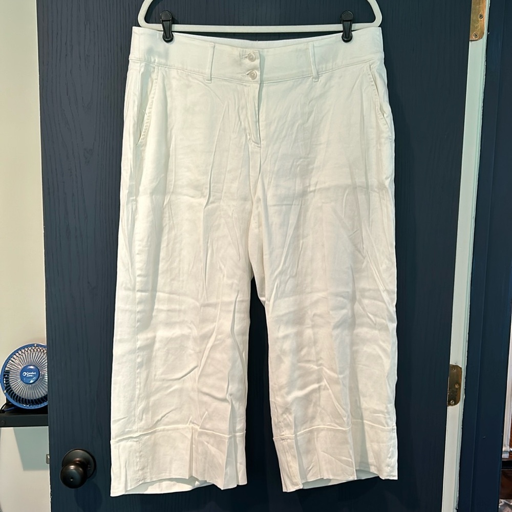 Lane Bryant “the Lena” white capris - 🥂 sale!
